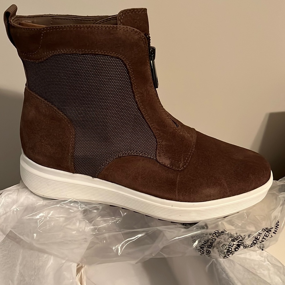 Naturalizer suede platform boot
